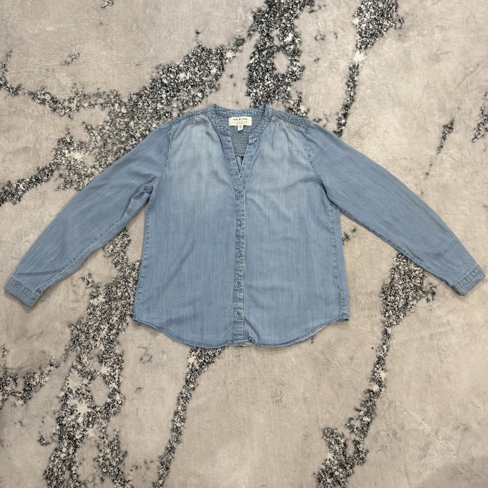 Cloth & Stone Anthropologie L Chambray Tencel Button Front Smocked Yoke‎ Blouse